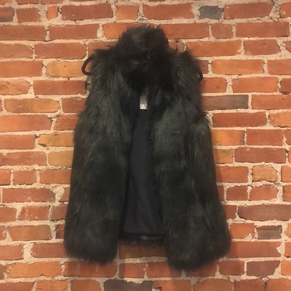 LOFT Black faux fur vest XS/S